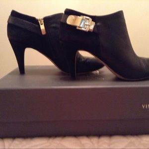Vince Camuto black leather/suede booties